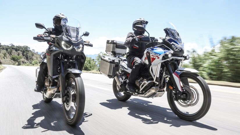 CRF1100L Africa Twin MT e a CRF1100L Africa Twin DCT t&ecirc;m como principal caracter&iacute;stica a voca&ccedil;&atilde;o mais voltada &agrave;s trilhas.