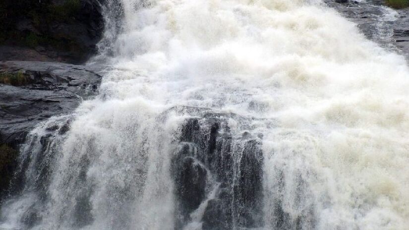 Os atrativos mais famosos de Po&ccedil;os de Caldas s&atilde;o suas &aacute;gua termais. Ricas em enxofres, as &aacute;guas locais t&ecirc;m um efeito calmante e medicinal. Co isso, a maioria dos turistas aproveita para experimentar estes banhos termais e servi&ccedil;os de spa - (Divulga&ccedil;&atilde;o/Prefeitura de Po&ccedil;os de Caldas)