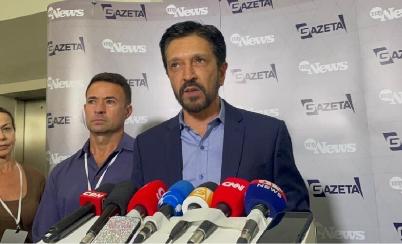O prefeito Ricardo Nunes disparou contra Rubinho antes de debate em 2024/Crisley Santana/Gazeta de S. Paulo