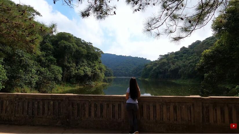O parque também guarda construções históricas, como a Barragem do Engordador e a Casa da Bomba, além de um pequeno museu que conta a história do abastecimento de água da cidade (Foto: Reprodução/Youtube)
