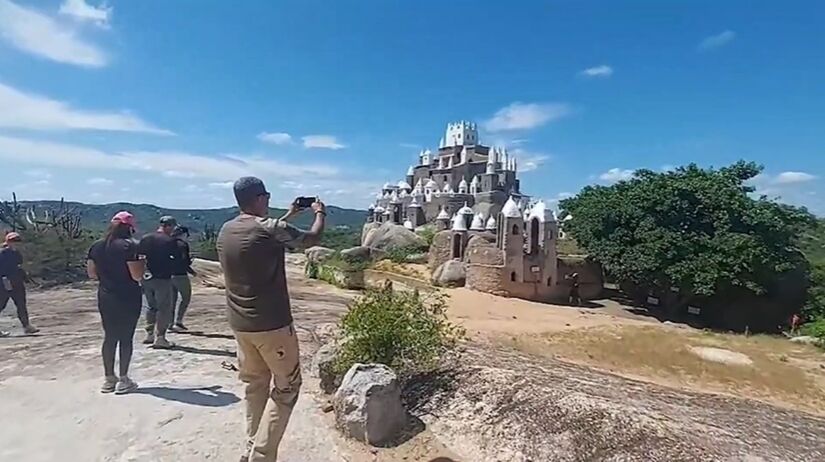 Z&eacute; dos Montes morreu em 2020, mas a miss&atilde;o da sua vida segue nas m&atilde;os do filho, o empres&aacute;rio Joseildo Gomes (Fotos: Reprodu&ccedil;&atilde;o YouTube)