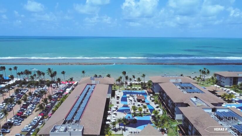 Muro Alto, em Pernambuco, &eacute; uma praia que a briga a maior piscina natural da Am&eacute;rica Latina