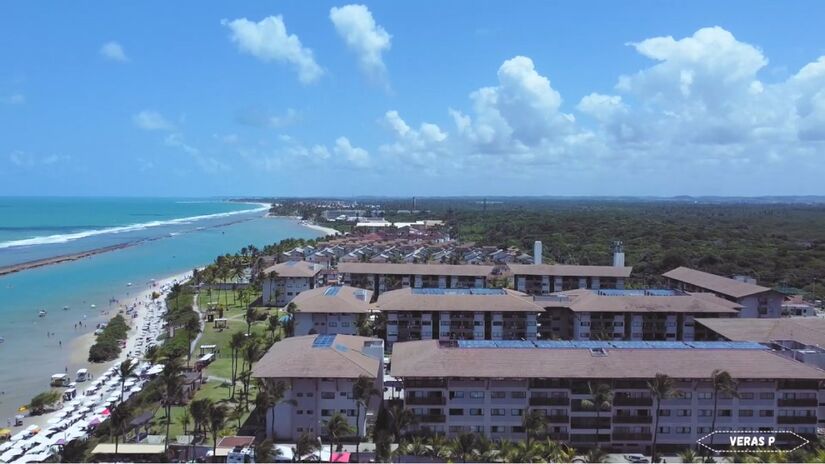 Com boa estrutura de hot&eacute;is e resorts, Muro Alto equilibra descanso e divers&atilde;o (Fotos: Reprodu&ccedil;&atilde;o/Youtube)