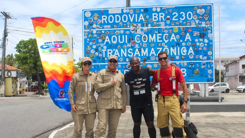 Integrantes dos Bombeiros acompanharam a chegada do corredor na cidade da Grande João Pessoa/Divulgação