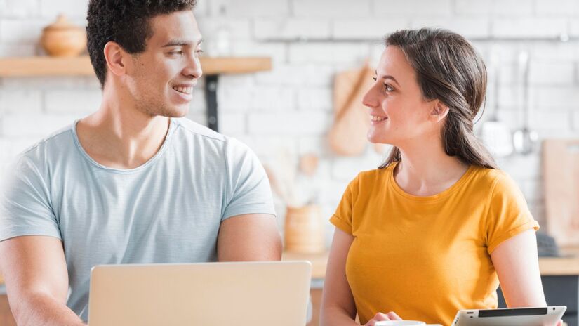 Afinidade, valores parecidos e o estresse compartilhado de prazos e crises fortalecem la&ccedil;os e aceleram a conex&atilde;o