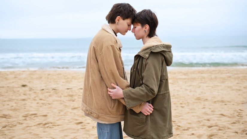 Gêmeos vive o desafio de deixar o amor entrar, equilibrando razão e emoção para não sabotar uma grande oportunidade afetiva