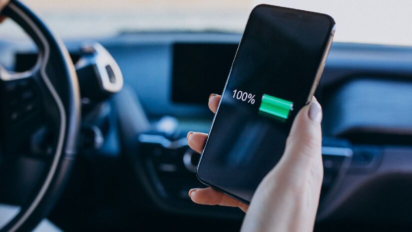 O intervalo ideal de porcentagem da bateria é entre 80 a 20%. Carregar constantemente o aparelho acima de 80% pode degradar a bateria e reduzir sua autonomia. Deixar abaixo de 20% também pode afetar sua capacidade - (Senivpetro/Freepik)