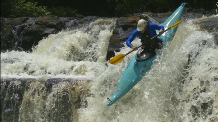 Com paisagens exuberantes e experiências ao ar livre, Brotas virou referência nacional em ecoturismo (Fotos: Reprodução/Youtube)