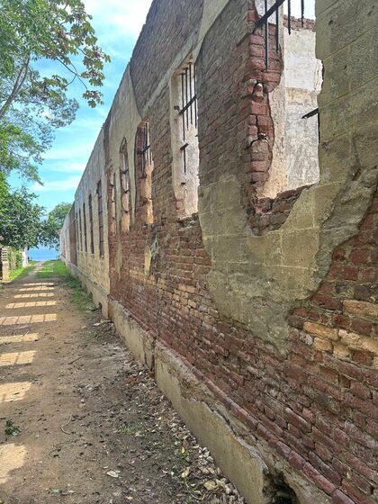 Ruínas do presídio de segurança máxima que funcionou no local/Bruno Hoffmann