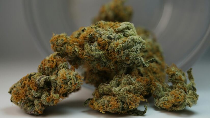 É mais comum entre pessoas do sexo masculino que fumam diariamente. Imagem: Banco de imagens