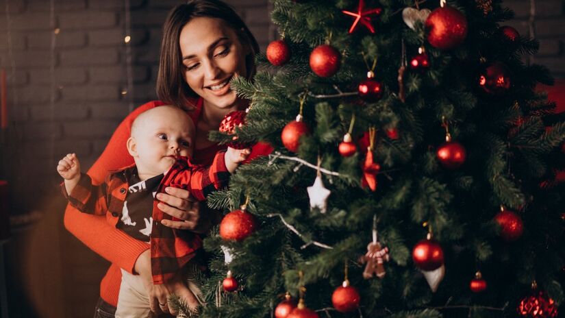 Elemento central da decora&ccedil;&atilde;o, a &aacute;rvore de Natal costuma ser feita a partir de um pinheiro, s&iacute;mbolo ligado ao crescimento e &agrave; continuidade