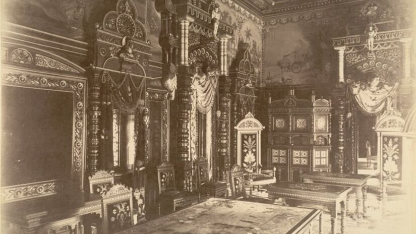 O resultado foi um palácio de quatro andares, construído para ser, desde o início, residência particular da família e símbolo de poder.