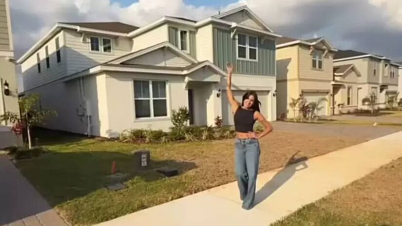 O bem mais valioso de Ana Castela com valor conhecido é uma mansão em Orlando, nos Estados Unidos, muito procurada por brasileiros. O imóvel foi avaliado em cerca de US$ 1,2 milhão, o que na época da compra representava aproximadamente R$ 7 milhões. Fotos: redes sociais