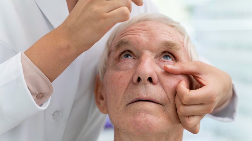 Na maioria dos casos, o tremor some sozinho e não representa risco para a saúde ocular (Fotos: Freepik)