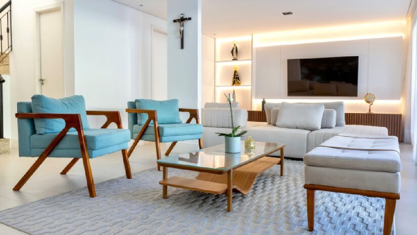 Rearrange móveis: você pode seguir regras espirituais, como as do Feng Shui, ou rearranjar com você preferir. Apenas mude a sua decoração de lugar e veja seu espaço se renovar! Imagem: Pexels