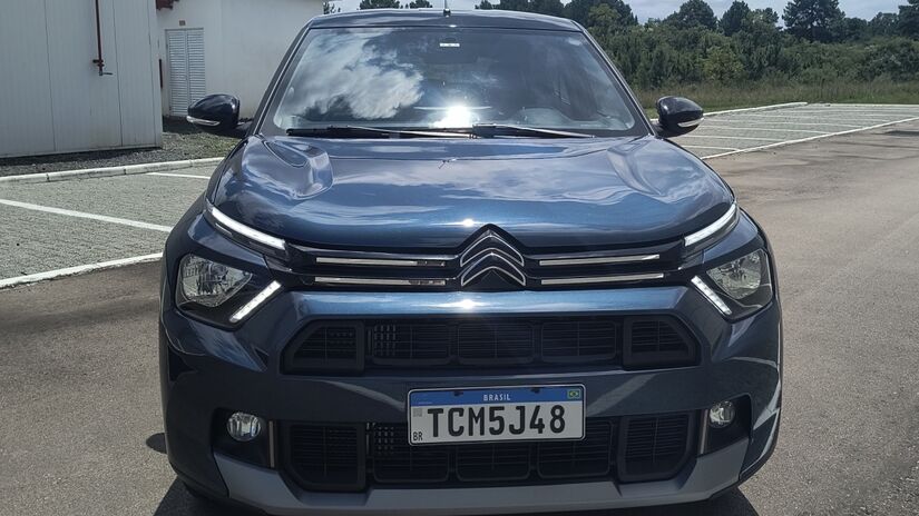 Interior bicolor com destaque para o painel digital e a multimídia de 10,25 polegadas | Gabriel Dias/Flashmotorsc