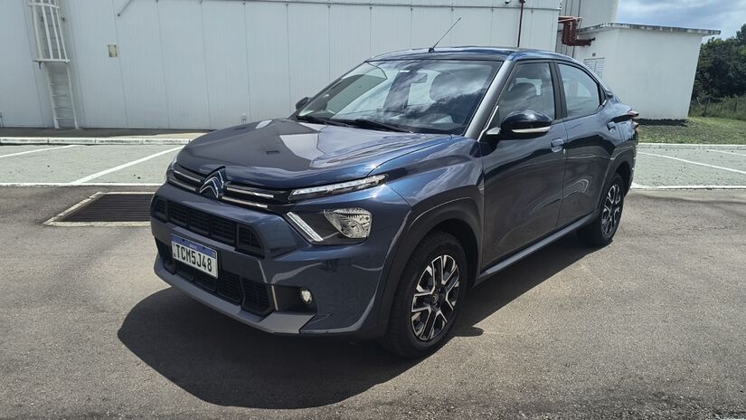 Visual musculoso e linhas marcantes reforçam a identidade do Citroën Basalt nas ruas | Gabriel Dias/Flashmotorsc