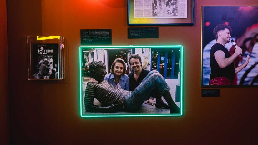 Mostra conta ainda com uma loja oficial, recheada de produtos inspirados na obra do artista, como vinis, camisetas, azulejos, pins e itens exclusivos. Fotos: Divulgação/Midiorama
