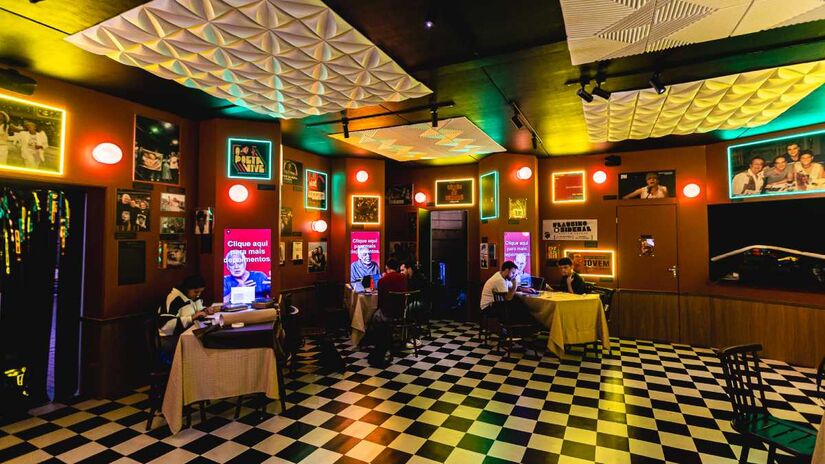 Versão paulistana da exposição Cazuza Exagerado chega ainda maior, e traz como novidade o palco Cantos e Contos, espaço dedicado a apresentações de música, poesia e encontros especiais.