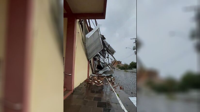 Entre os estragos, está um templo religioso que foi completamente destruído | Reprodução/X