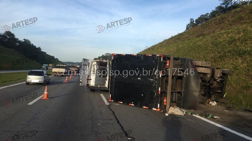 A carga do veículo não foi identificada | Divulgação/Artesp