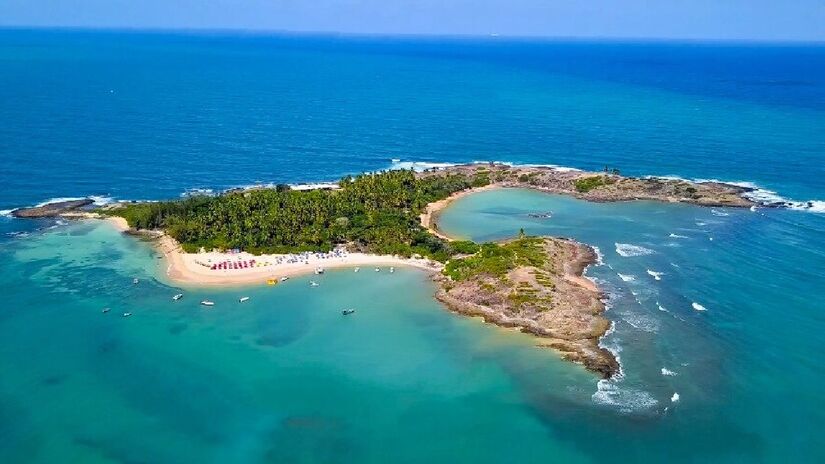 A Ilha de Santo Aleixo, com cerca de 30 hectares, também faz parte da Área de Proteção Ambiental (APA) de Guadalupe (Foto: Jobosco/Wikimedia Commons)