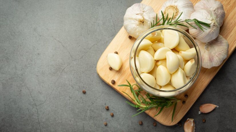 O uso medicinal do alho cru não vem de agora, já tem séculos