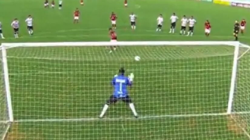 Em 2009, derrota do Corinthians para o Flamengo praticamente tirou as chances de título brasileiro do São Paulo e do Palmeiras - (Reprodução/Premiere)