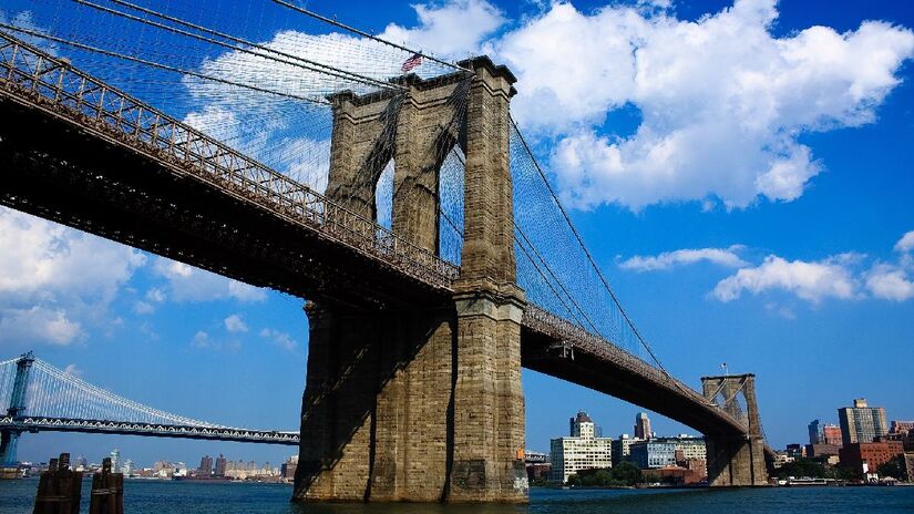 Ponte do Brooklyn, Nova York, Estados Unidos. Imagem: Suiseiseki/Wikimedia Commons