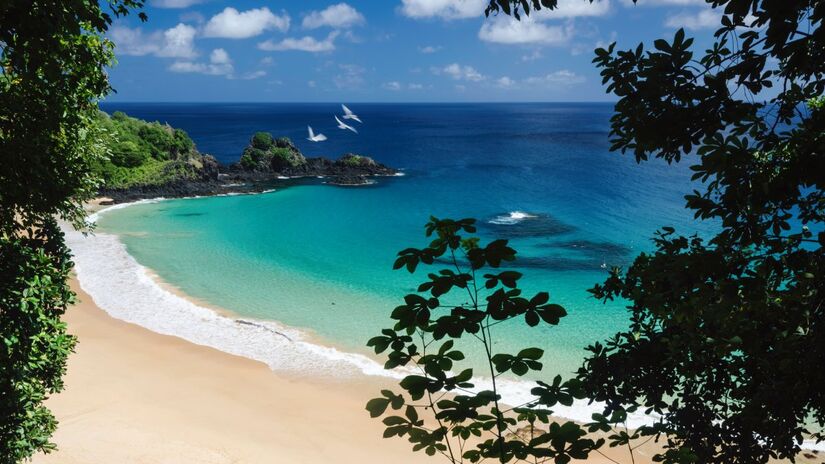 1- Praia do Sancho, Fernando de Noronha (Foto: Marina Feldhues/Wikimedia Commons)