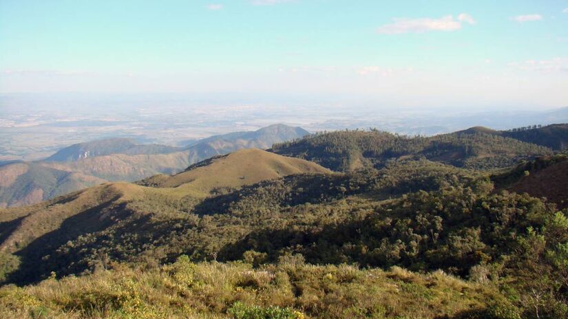 Tremembé mantém características comuns às cidades menores do interior paulista, como ruas largas, pouca movimentação e uma rotina silenciosa. A arborização e a sensação de segurança também reforçam a percepção de descanso, especialmente para quem chega de áreas urbanas mais movimentadas do Vale.