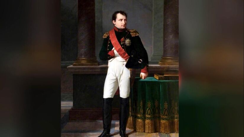 Napoleão enfrentou sérios problemas de saúde ao longo da vida, especialmente ligados ao sistema digestivo (Fotos: Youtube/Reprodução)