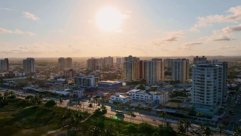 Aracaju oferece praias urbanas limpas, organizadas e próprias para banho, como Atalaia, Aruana e Robalo