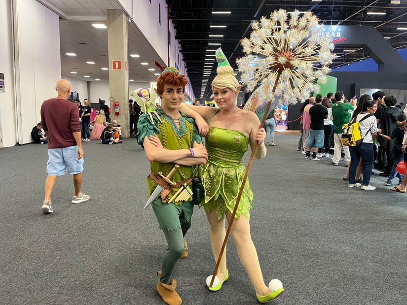 Terceiro dia de CCXP25 foi marcado por cosplayers e muita ativação.