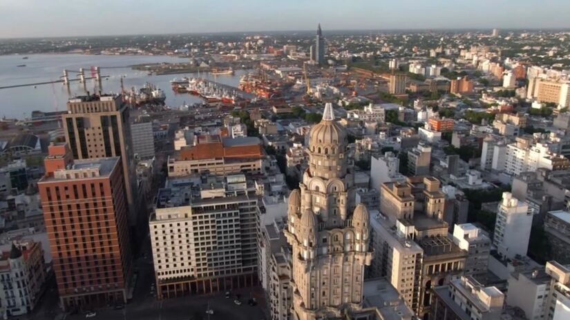 O Uruguai, com pouco mais de 3,5 milhões de habitantes, reúne características que o tornam único na América Latina