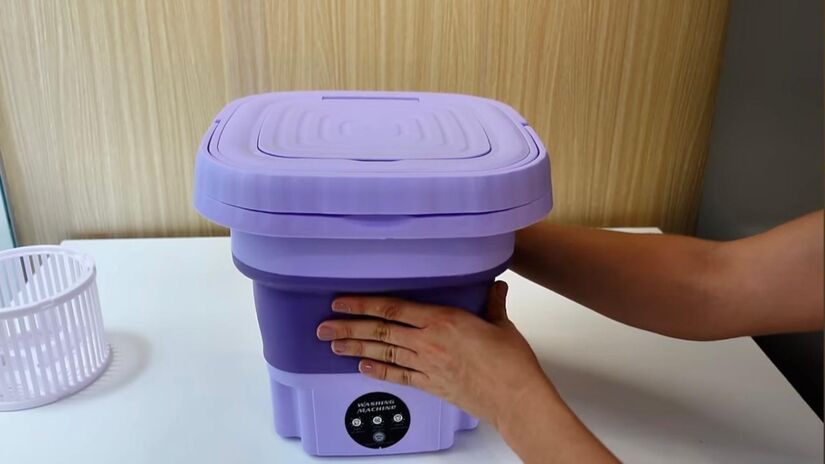 Esses aparelhos são indicados para pessoas que lavam poucas peças por vez e que não querem destinar áreas grandes do imóvel para lavanderia