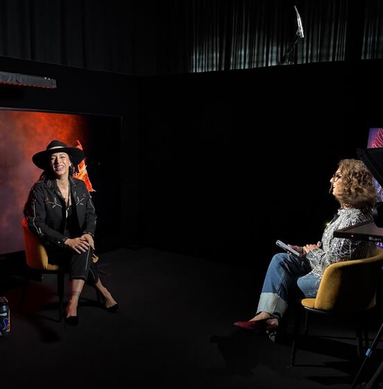 Oona Chaplin em entrevista com C&aacute;tia Fonseca no M&eacute;xico para divulga&ccedil;&atilde;o do filme "Avatar: Fogo e Cinzas". Fotos: Divulga&ccedil;&atilde;o/C&aacute;tia Fonseca 