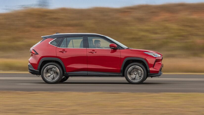 Yaris Cross oferece respostas rápidas na cidade, sem abrir mão do baixo consumo de combustível.