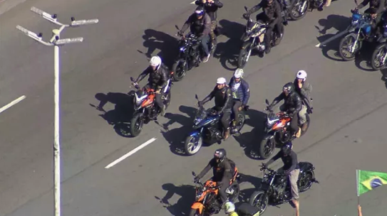 Número de presentes na motociata de Bolsonaro cai quase pela metade em SP