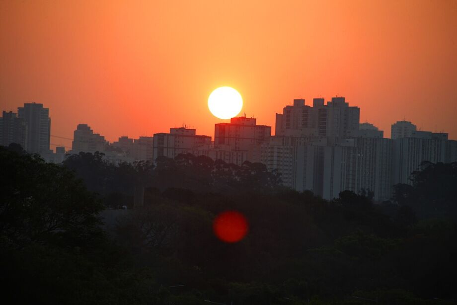 Abril se despede com muitas nuvens pelo estado de São Paulo - Clima ao Vivo