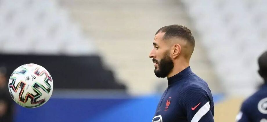 Benzema é liberado pelo Real Madrid e pode viajar ao Catar para