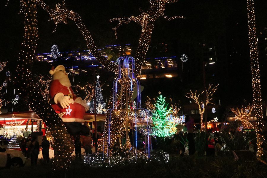 Taboão da Serra inaugura Natal Mágico com espetáculo de luzes e chegada do Papai Noel - Gazeta de São Paulo Taboão da Serra inaugura Natal Mágico com espetáculo de luzes e chegada do Papai Noel - Gazeta de São Paulo