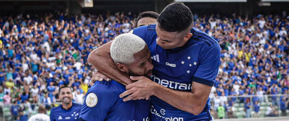 Cruzeiro vence o Santos no Independência e dorme na liderança do Brasileirão