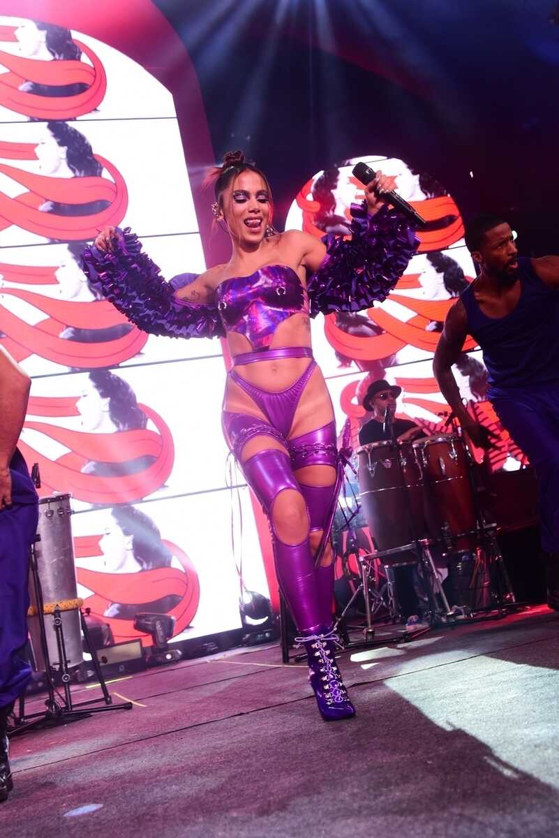 Anitta recebe indicação ao VMA por 'Envolver' na categoria melhor