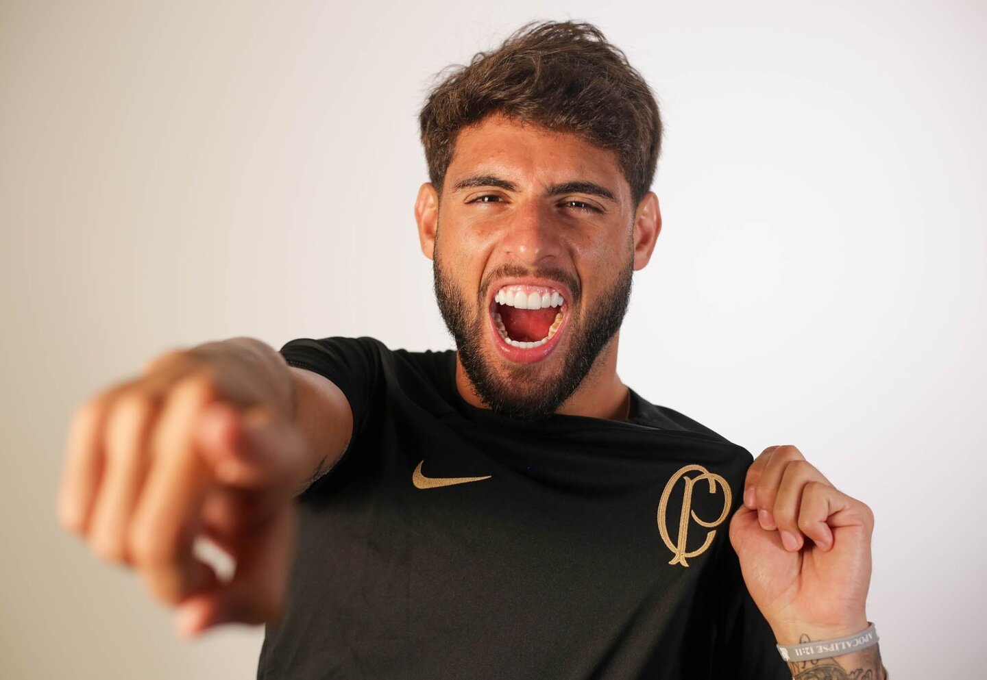 Yuri Alberto camisa corinthians treino preta 2023