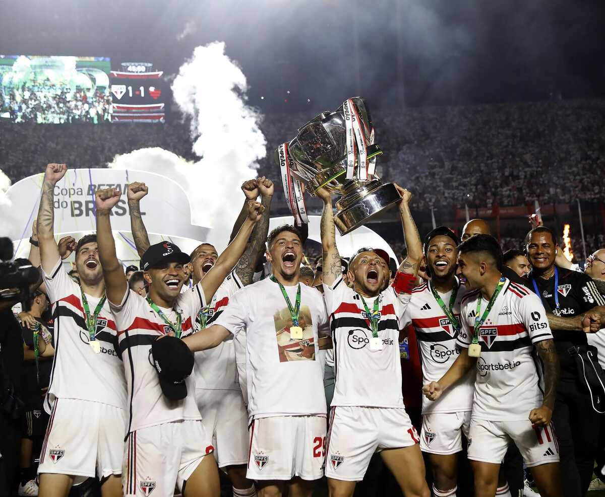 São Paulo Futebol Clube o campeão de tudo Gazeta de São Paulo