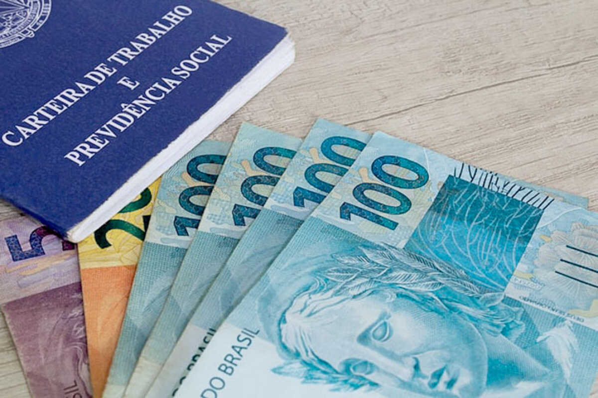 Governo de SP prevê aumento do salário mínimo estadual para R 1.640