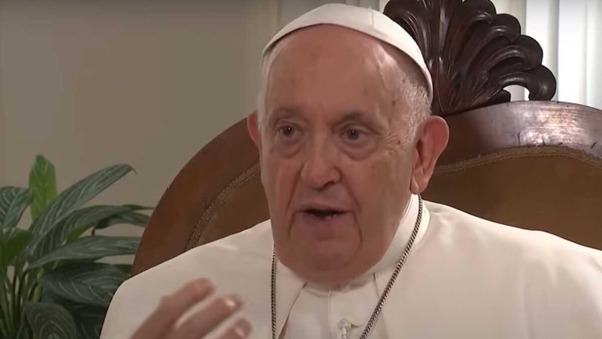 Papa Francisco está em estado de saúde crítico Papa Francisco está em estado de saúde crítico, diz Vaticano