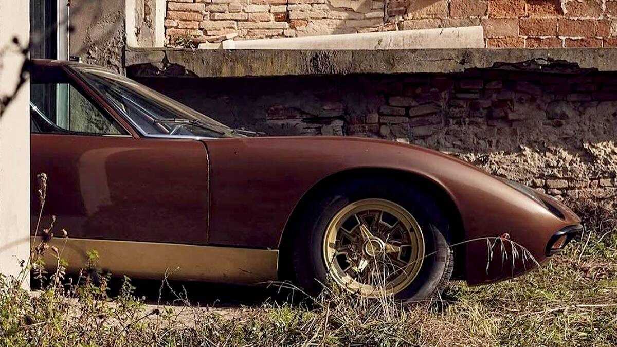 Veja fotos do Lamborghini raro que ficou escondido por 40 anos