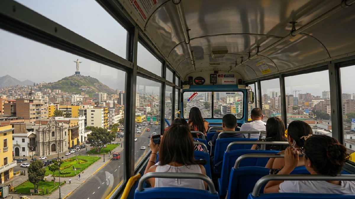 Maior viagem de ônibus do mundo: viaje do Rio de Janeiro para Lima, no ...